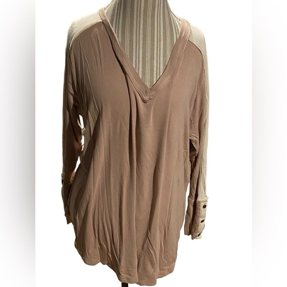 Free People size large awesome tip in excellent condition see pics